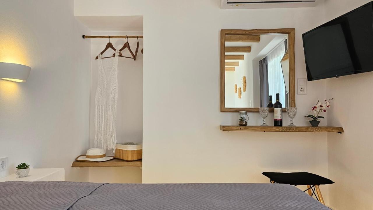Polychronis Private Suite Pollonia Exterior photo