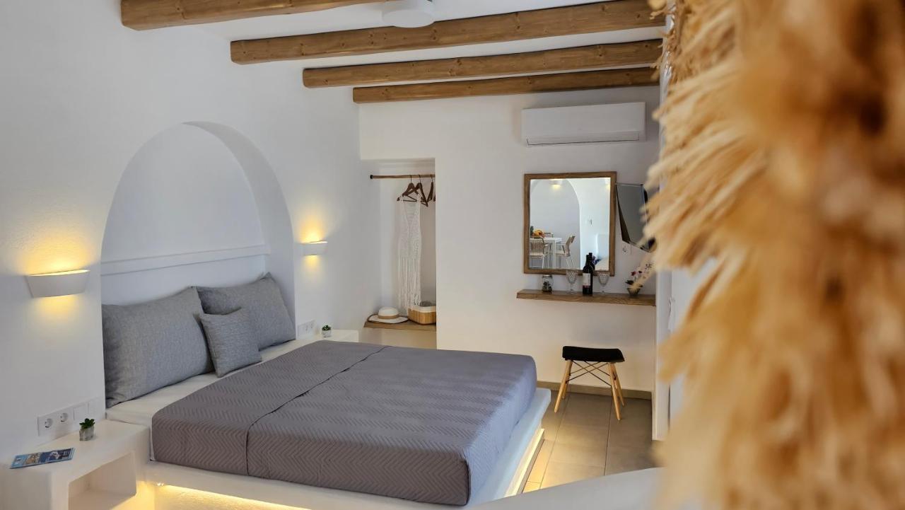Polychronis Private Suite Pollonia Exterior photo
